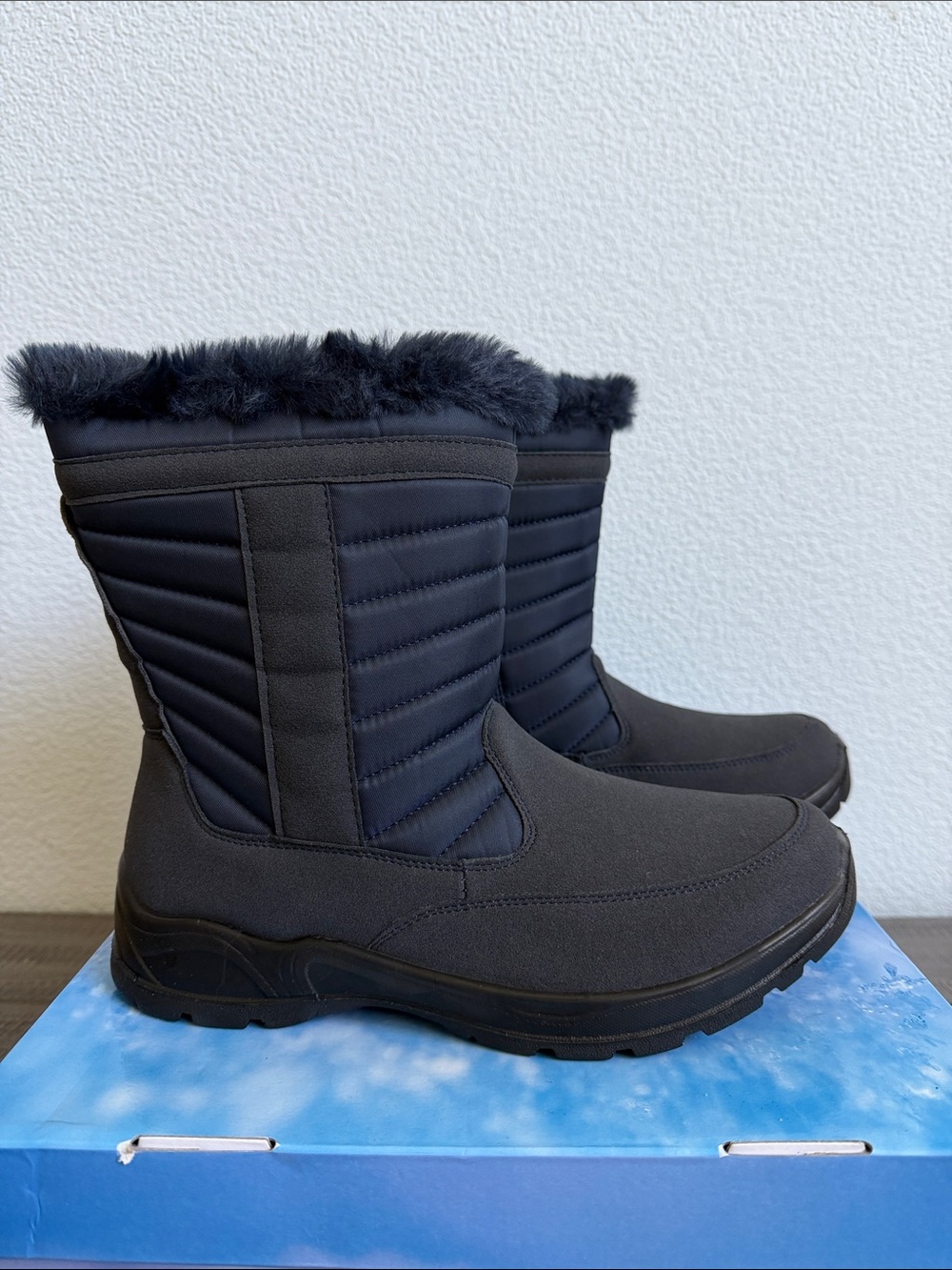easy street Frazer Navy Insulated Winter Boots with Faux Fur Cuff NIB